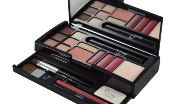 Beauty Toolbox: Must-Have Makeup Essentials for a Flawless Look