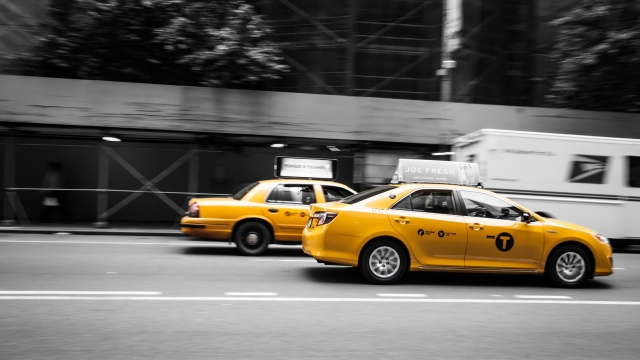 Taxi Tales: Navigating the Airport Ride Experience